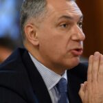 A veteránozó Kubatov és a Land Rovert hajtó Lázár a parlament legnagyobb autós emberei