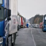 Közel 2 500 kamion vesztegel a lengyel–ukrán határátkelőhelyeken