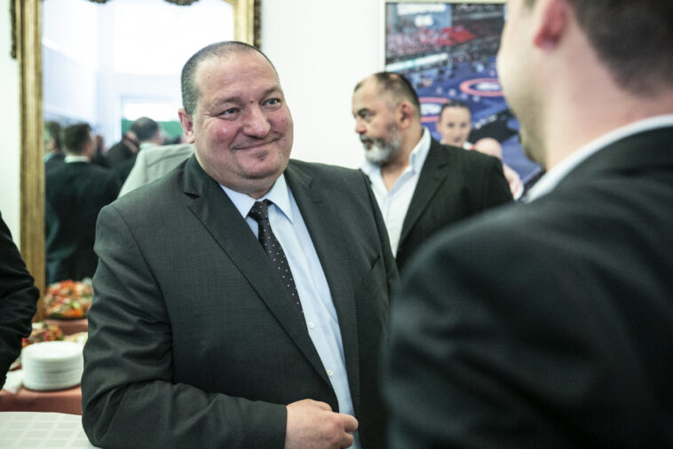 Csepeli fociháború: a focistáknak adott közpénzen élcelődik a fideszes Németh Szilárd