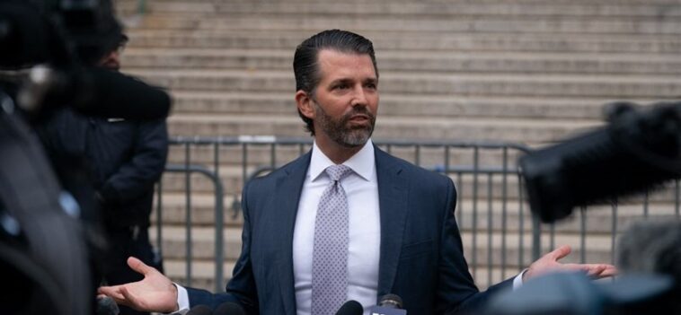 Fehér port tartalmazó borítékot kapott Trump fia, majd hívta a 911-et