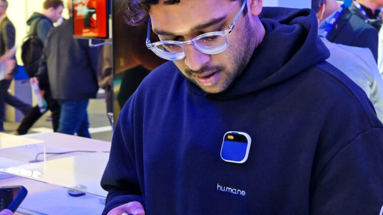 Ez a kütyü jelentheti az okostelefonok végét?