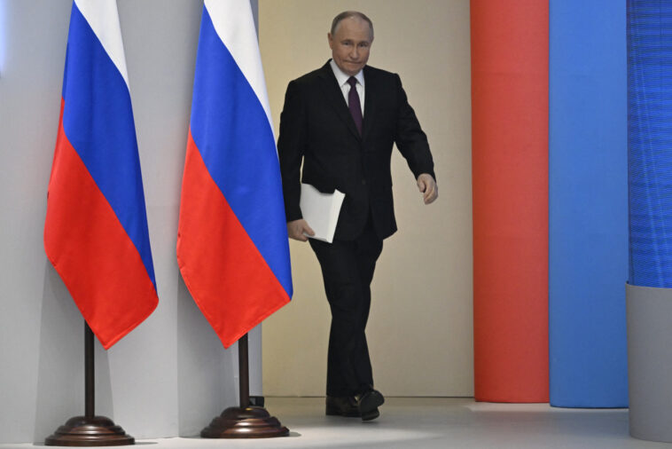 Putyin: A NATO-erők arra készülnek, hogy csapást mérjenek a területünkre