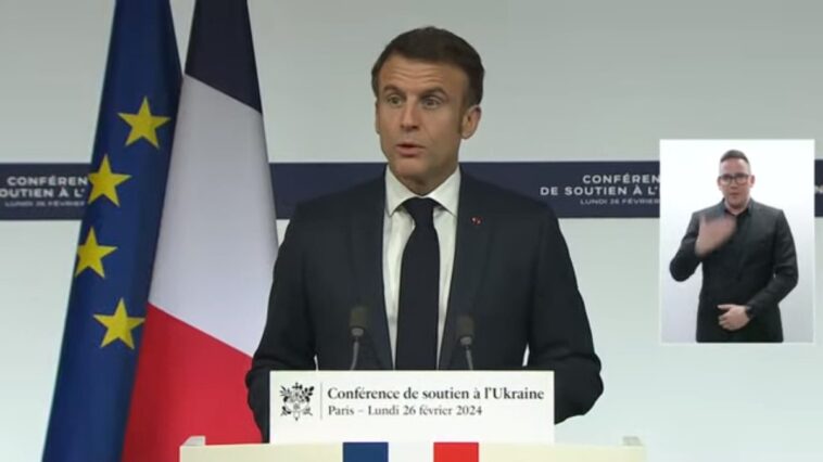 Macron kitart a hajmeresztő állításai mellett