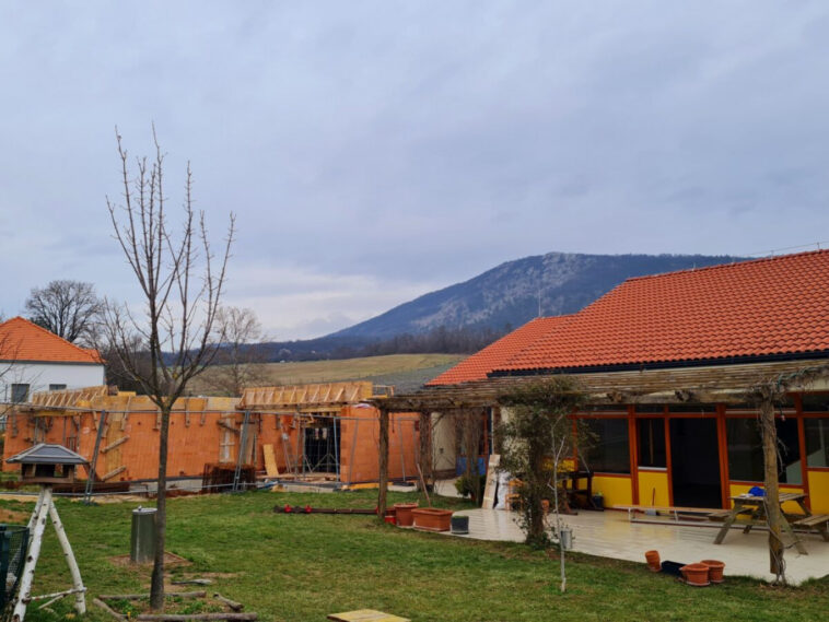 Tisztítószert szórtak a reggelire porcukor helyett egy pilisborosjenői óvodában