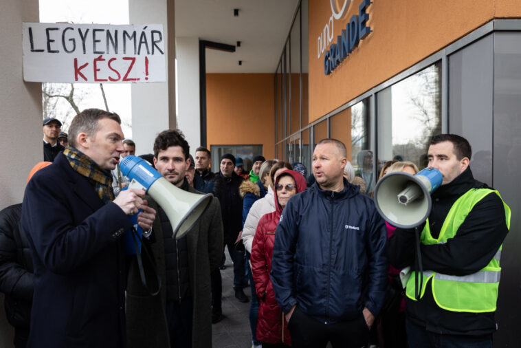 „Csak addig volt érdekes a pénzünk, amíg beszedték” – botrány a legnagyobb fővárosi lakásépítésen