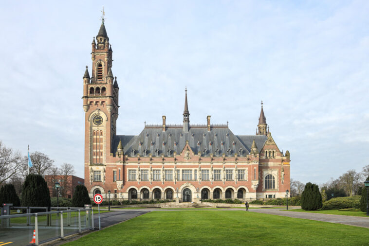 Elfogatóparancsot adott ki a Nemzetközi Büntetőbíróság két orosz tábornok ellen