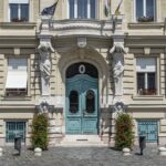 Őrizetbe vettek négy embert, mert fiktív szerződéseket köthettek az óbudai önkormányzattal