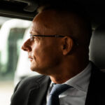 Meghökkentő üzenetet küldött Szijjártó Péternek az olasz antifa támadó