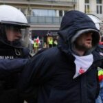 Összecsapások Varsóban: a gazdák megpróbáltak betörni a parlament épületébe