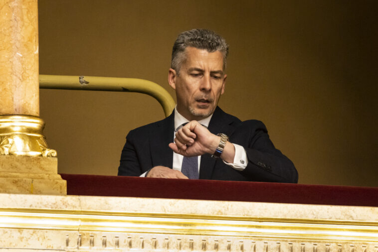 Rákay Philip olyan gyorsan kiiszkolt a legújabb Lázár–Navracsics-háborúból, ahogy csak lehet