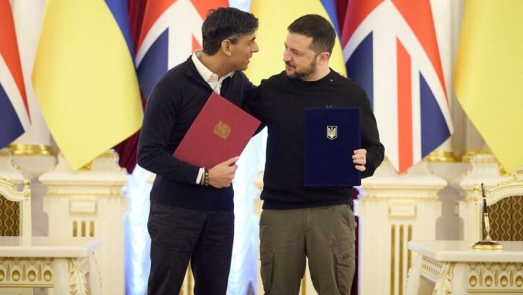 Nagy-Britannia tízezer drónt ad Ukrajnának