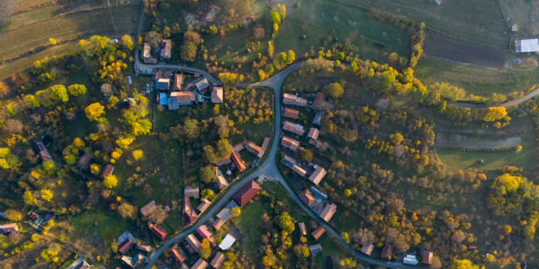 Megtaposták a románok a magyar útlevelet