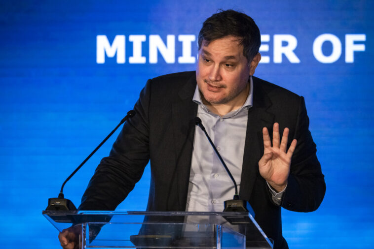 Elengedte a kormány a 4 százalékos növekedést