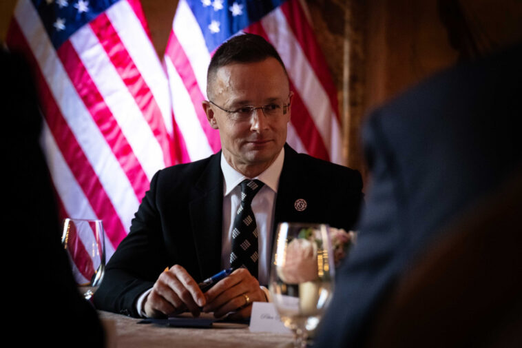 Szijjártó bekérette az amerikai nagykövetet Joe Biden szavai miatt