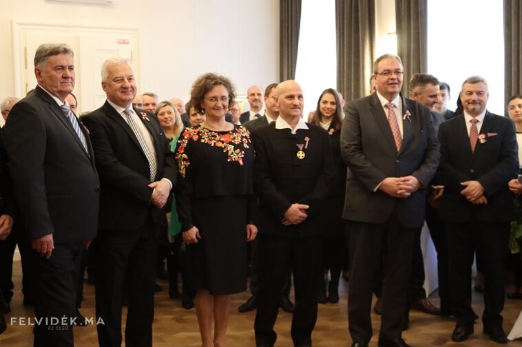 Semjén Zsolt magyar állami kitüntetéseket adott át Kassán