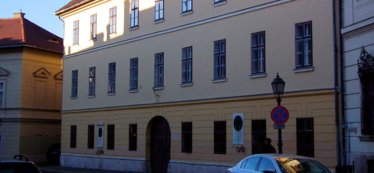 Semjén töröltetné Táncsics és Kossuth egykori börtönének műemléki védettségét