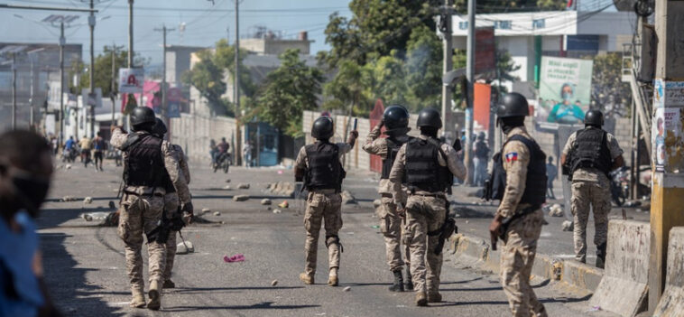 Fegyveresek fosztottak ki egy segélyekkel teli konténert Haitin