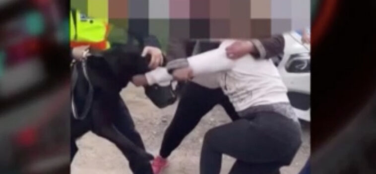 Lökdösődéssé fajult a rendőri igazoltatás Kerepesen – videó