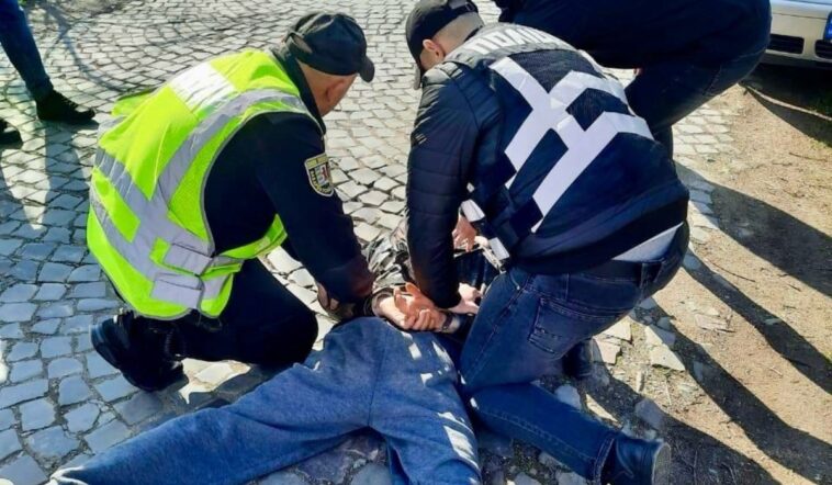 Újabb fegyverkereskedőt értek tetten Kárpátalján