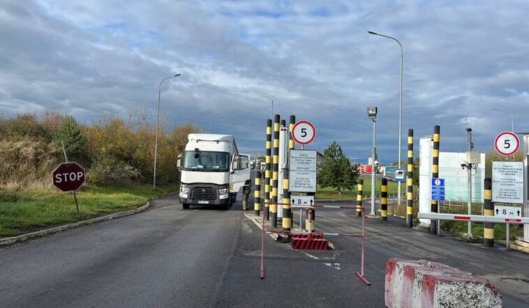 Ideiglenesen korlátozzák a forgalmat a Felsőnémeti–Ungvár határátkelőn