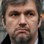 Magyar Péter padlóra küldte Hadházy Ákost, a visszavonuláson gondolkozik