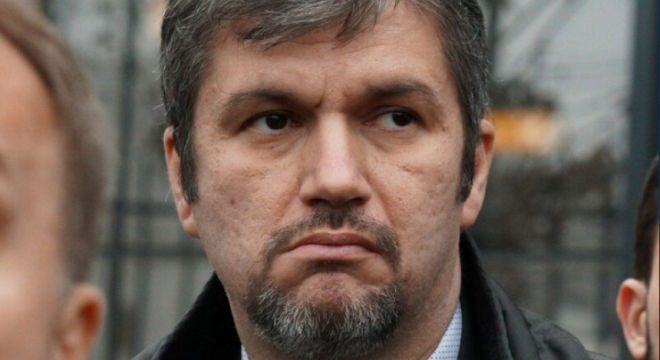 Magyar Péter padlóra küldte Hadházy Ákost, a visszavonuláson gondolkozik