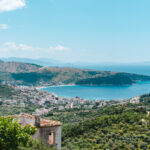 Őrizetbe vették a népszerű üdülőváros polgármesterét