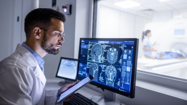 Nagyobb az agya a fiatalabb generáció tagjainak