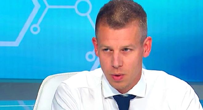 Lekamerázták Magyar Pétert a társasháza kertjében, nem tetszett neki