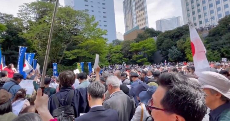 Tüntetnek Japánban a WHO pandémiaszerződése ellen