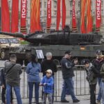 Moszkvában mutatják be a közönségnek az orosz–ukrán háborúban zsákmányolt harci járműveket