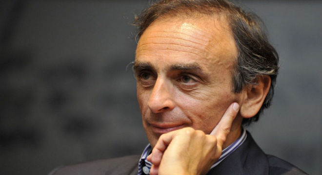 Így támadták meg Eric Zemmour francia jobboldali politikust – videó