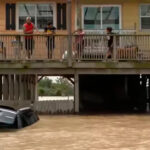 Több száz embert kellett kimenekíteni Texasban árvizek miatt