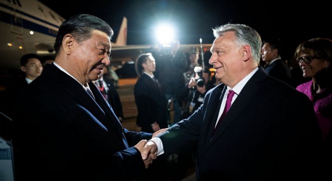 Ezzel a borkülönlegességgel lepte meg Orbán Viktor a kínai elnököt!