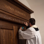 A Vasárnap.hu felfüggesztette az együttműködését Bese Gergővel, a lap erről szóló közleményében csak a lényeg nincs benne