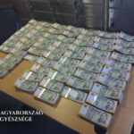 Nejlonzacskóba csomagolt készpénzzel akart luxusautót vásárolni egy szalonban a Pénzügyminisztériumot és a Miniszterelnökséget érintő korrupciós ügy elsőrendű vádlottja