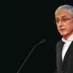 Hatályon kívül helyezték a Gyurcsány Ferencet élesen kritizáló DK-s politikus kizárását, Leel-Őssy Gábor üzent a pártelnöknek