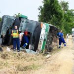 Meggyanúsították a Kunszentmártonnál árokba borult busz vezetőjét, szerinte a felkelő nap vakította el vezetés közben