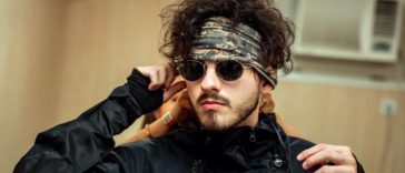 Médiahatóság: Öngyilkosságra, droghasználatra buzdítja a fiatalokat Azahriah