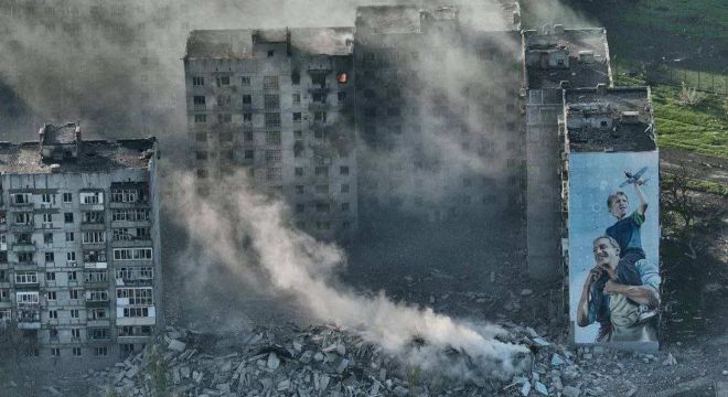 Ukrajna újjáépítése 1 trillió dollárba fog kerülni