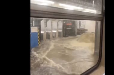 Villámárvíz öntött el több New York-i metróállomást – videó