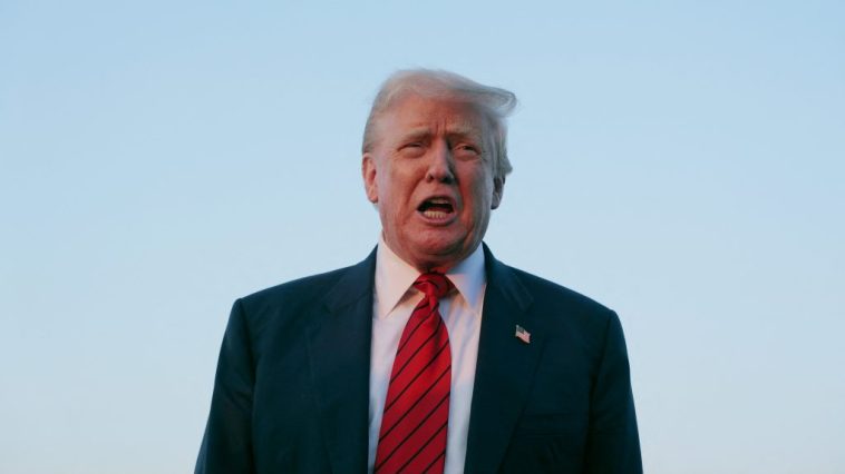 Trump vámemeléssel fenyegette meg Indiát az orosz kőolaj továbbértékesítése miatt