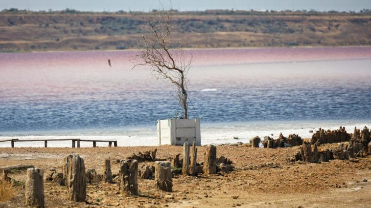 Fürdőzők haltak meg tengeri robbanásokban az ukrajnai Odessza térségében