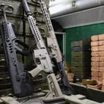 Valami készül: az európai fegyvergyárak elképesztő ütemben bővülnek és készülnek a háborúra