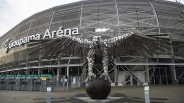 Szektorbezárással és pénzbírsággal büntette az UEFA a Fradit