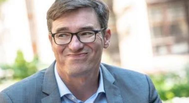 „A nap, amikor az ukrán elnök megfenyegette Magyarországot, a Főpolgármester ukrán színekbe öltözteti Budapestet”