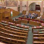 Csak a képviselők ötöde jelent meg a parlament rendkívüli ülésén