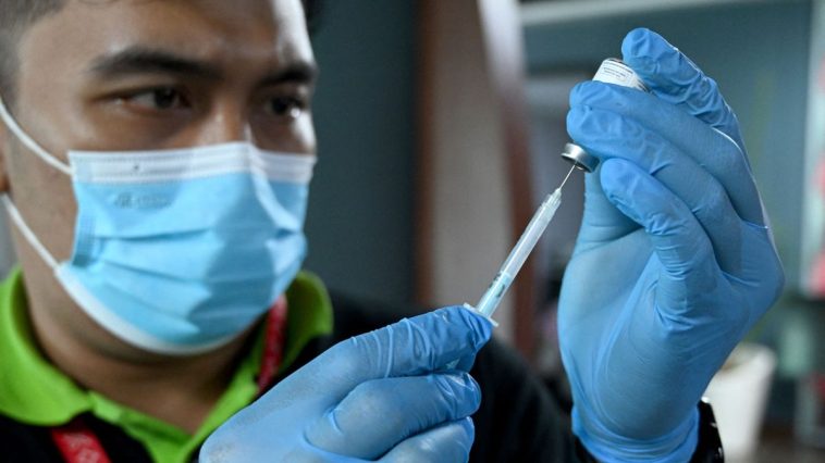 Meglepő lépésre szánhatja el magát Trump kormánya: kivonhatják a forgalomból a Covid-vakcinákat