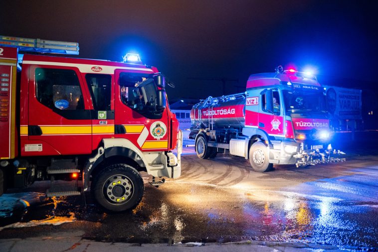 Két nő holttestét találták meg egy budapesti lakástűznél
