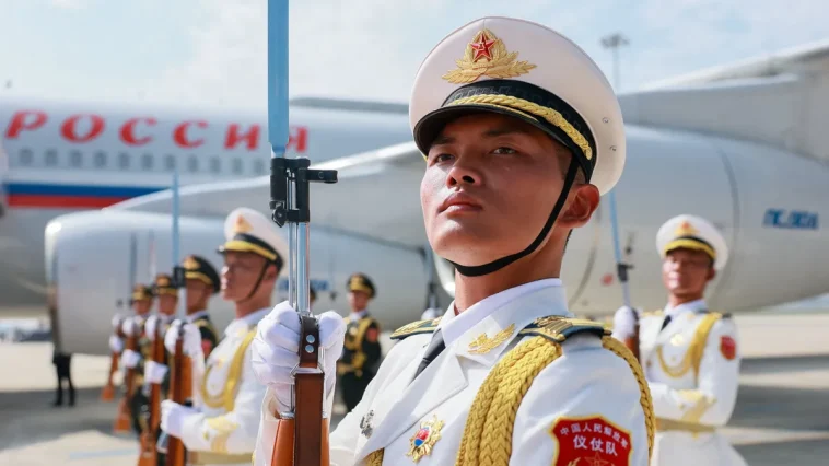 Vörös szőnyeg, meg minden, ami kell – így fogadták Putyint Kínában